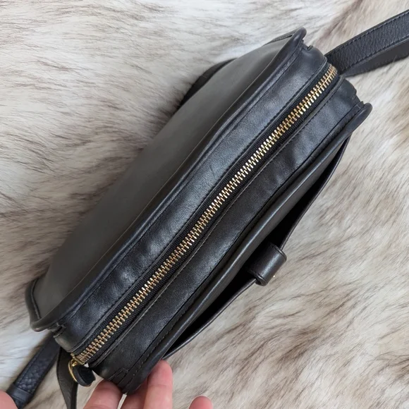 Vintage Coach Black Leather Crossbody Bag - Picture 6 of 14